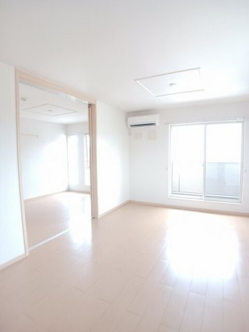 居室・リビング　使いやすいリビングです