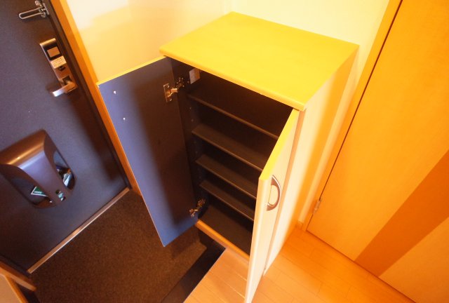 収納　シューズボックス