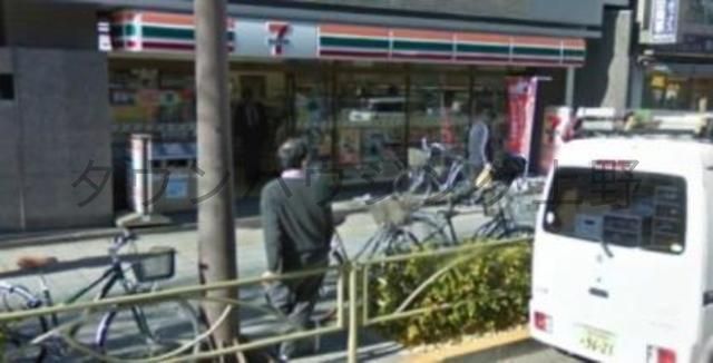 コンビニ　セブンイレブン（コンビニ）まで220m