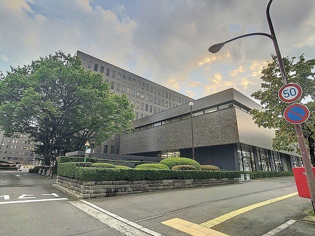 銀行　八十二銀行本店（銀行）まで401m