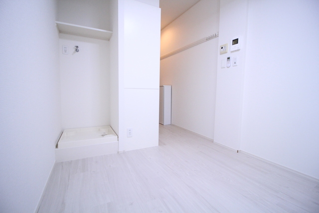 その他部屋・スペース　室内はフローリングで雰囲気のいい内装です！