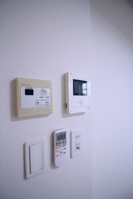 セキュリティ　来訪者の姿を確認できるＴＶモニター付インターホン設置済です！
