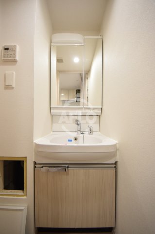 洗面設備　プレサンス長堀通グレイタス　独立洗面台
