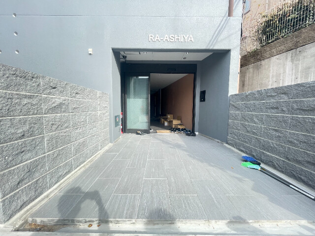 エントランス　芦屋市川西町「ＲＡ－ＡＳＨＩＹＡ」