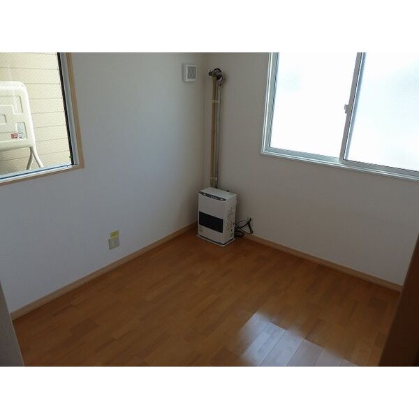 居室・リビング　ゆったり過ごせる居間です