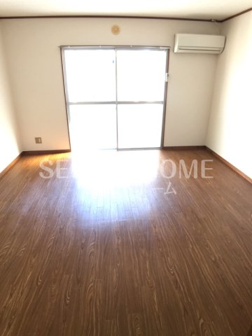 その他部屋・スペース　広くて明るい寝室