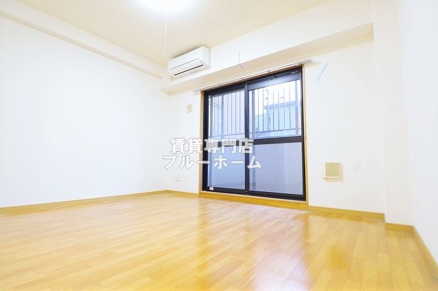 その他部屋・スペース　別角度からの洋室です！