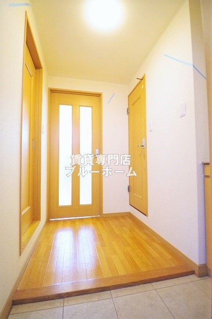 玄関　明るい玄関ですね！