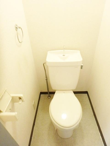 トイレ　温水洗浄便座へ変更