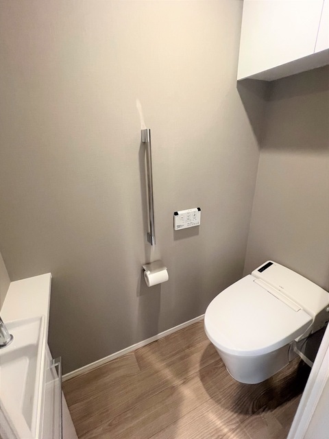 トイレ　温水洗浄暖房便座付