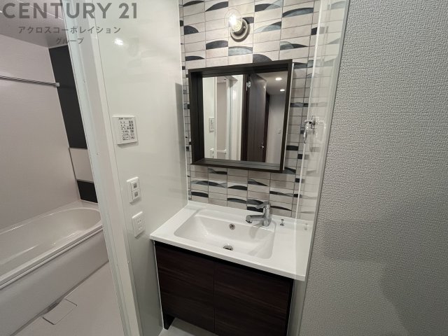 洗面設備　朝の身支度には欠かせない独立洗面化粧台♪