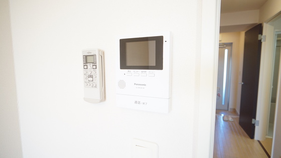 セキュリティ　モニター付きインターホン