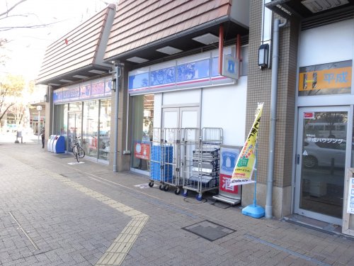 コンビニ　ローソン 阪急仁川駅前店（コンビニ）まで619m