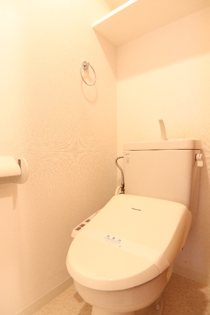 トイレ　※別室の参考写真の為、現況優先です。