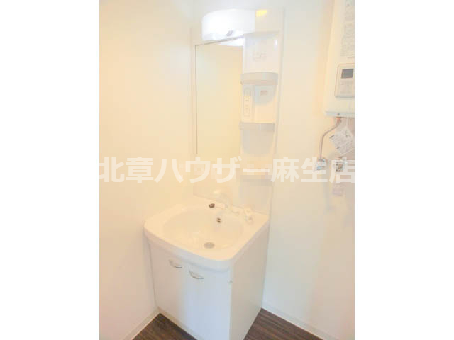 洗面設備　独立洗面台です