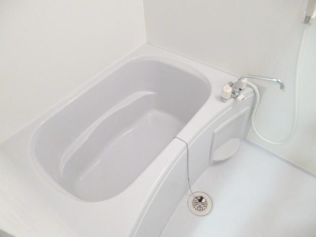 バス・シャワールーム　落ち着いた空間のお風呂です