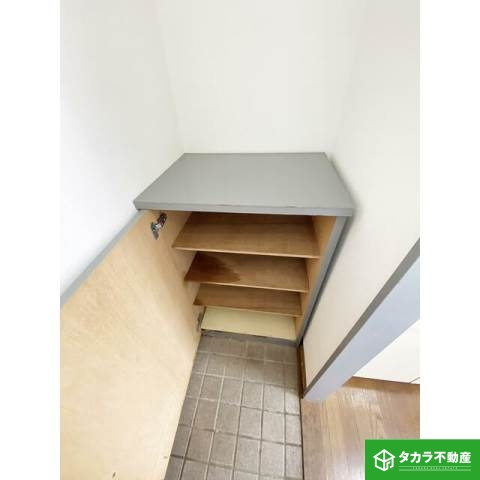 玄関　画像は２０４号