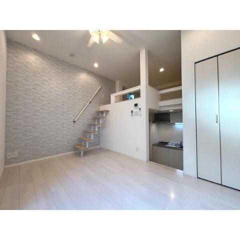 居室・リビング　室内