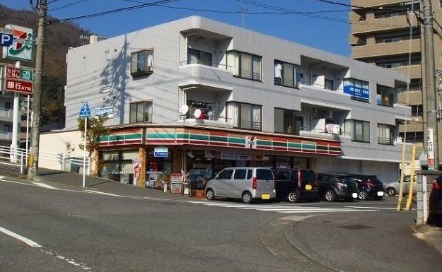 コンビニ　セブンイレブン（コンビニ）まで800m