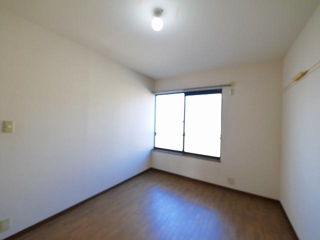 その他部屋・スペース　落ち着いて過ごせるお部屋なので、寝室にいかがでしょうか