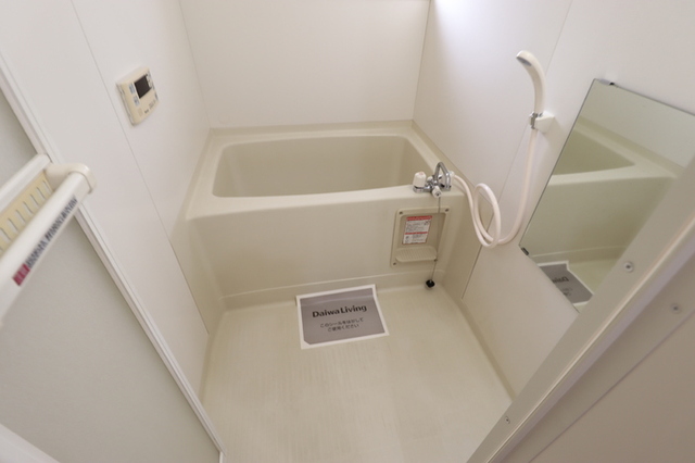 バス・シャワールーム　追い焚き給湯機能付き浴室