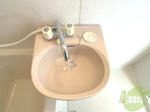 洗面設備　洗面台は浴室にあります。掃除がしやすそうですね。