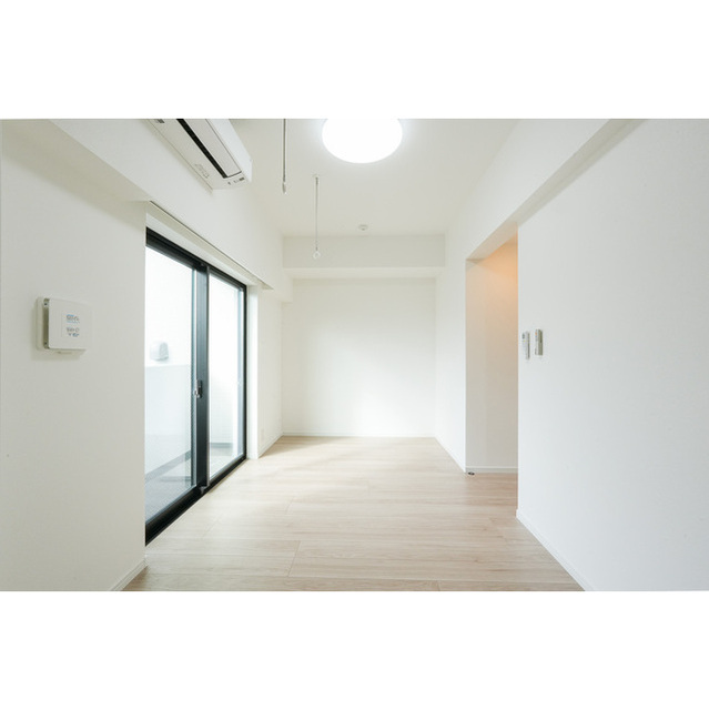 居室・リビング　別号室参考写真