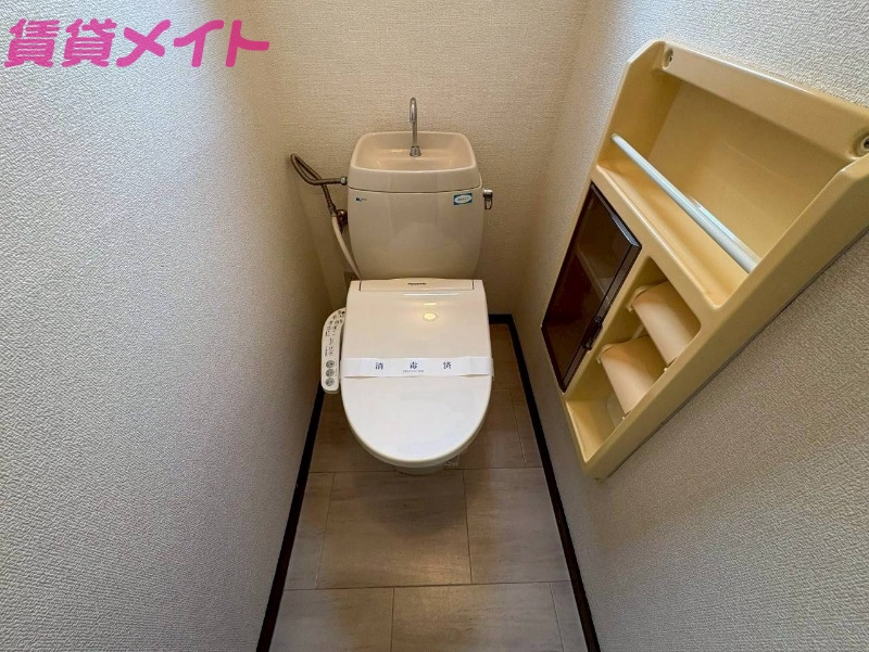 トイレ　別部屋参考写真です。