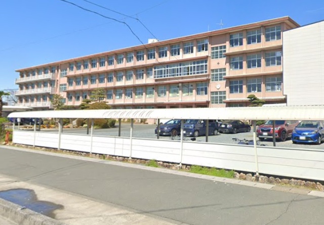 中学校　浜松市立笠井中学校（中学校）まで1100m