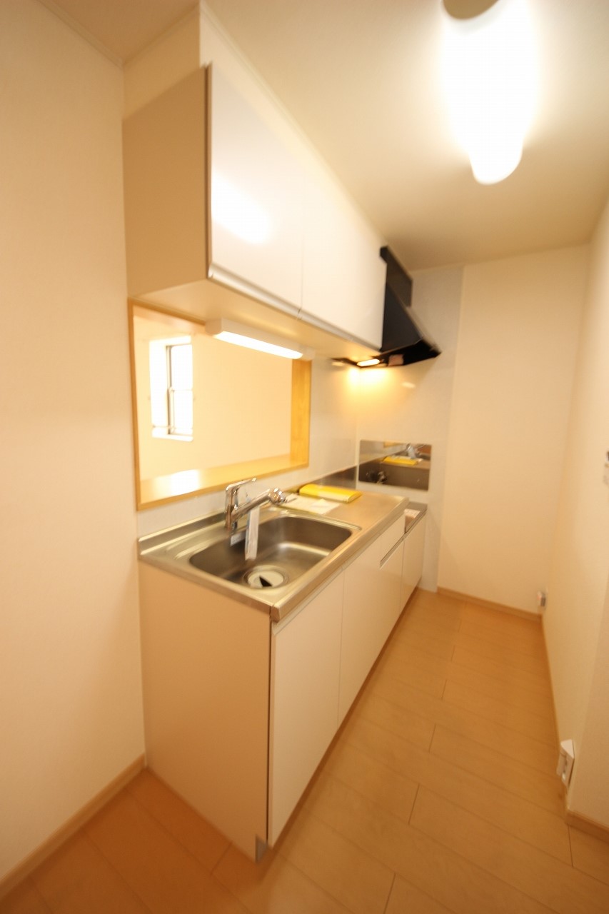 キッチン　コンパクトなキッチンで掃除もラクラク