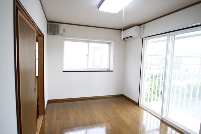 その他部屋・スペース　２面窓があり明るいお部屋です！