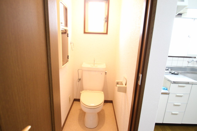 トイレ　トイレに窓があります♪