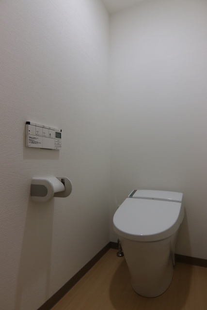 トイレ　※別号室の参考写真のため、現状優先です。