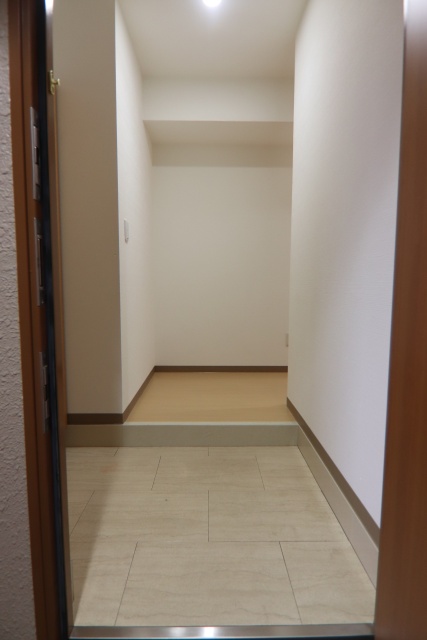 玄関　※別号室の参考写真のため、現状優先です。