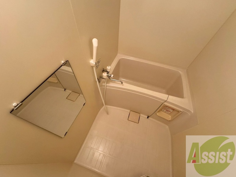 バス・シャワールーム　お風呂になります。一日の疲れを癒してくださいね。