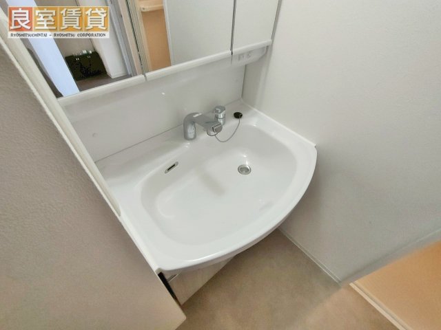 洗面設備　同仕様の写真です
