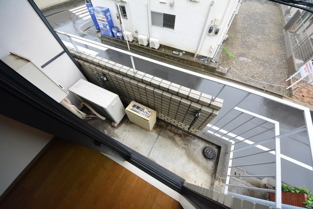 バルコニー　内装