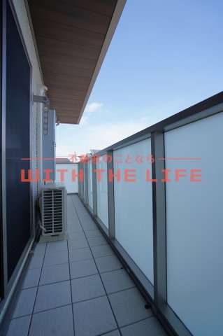 バルコニー　開放的で明るい空間を演出してくれるバルコニーです