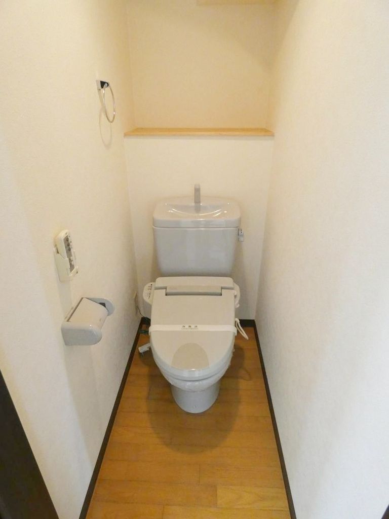 トイレ　温水洗浄機付き