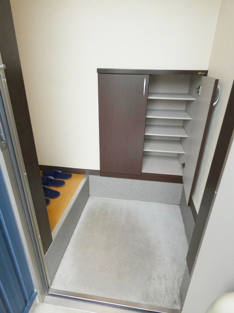 玄関　玄関　シューズボックス