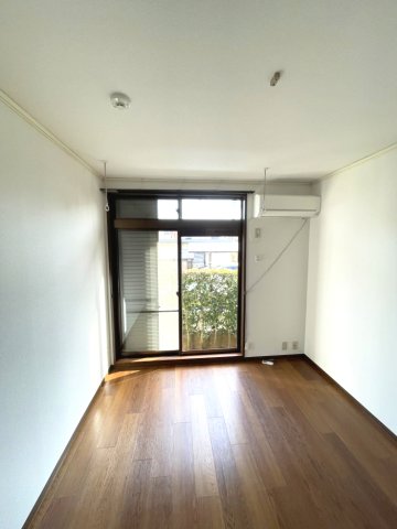 居室・リビング　ゆったり過ごせる居間です