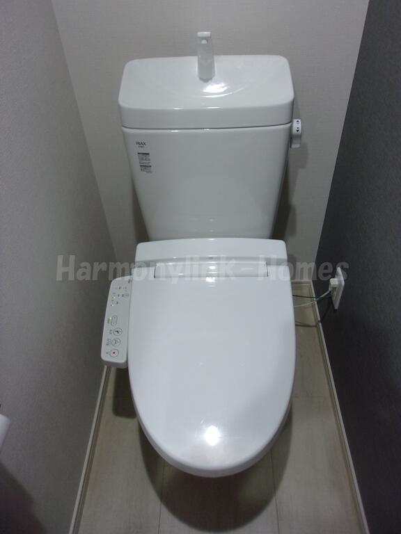 トイレ　アルファコート常盤台３の温水洗浄付き便座☆