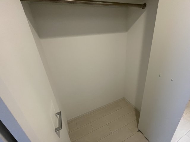 収納　イメージとして同マンション他部屋を表示しています