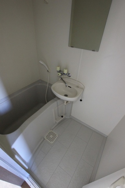 バス・シャワールーム　同物件別号室