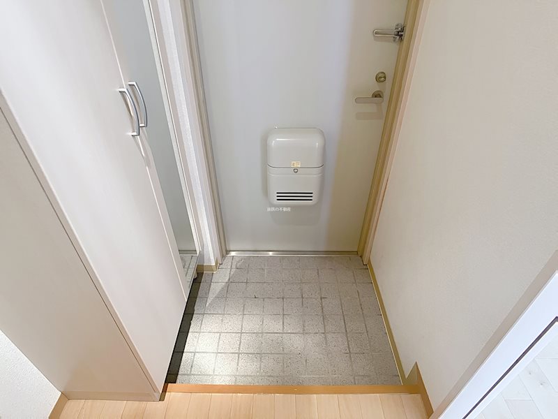 玄関　※他部屋参照