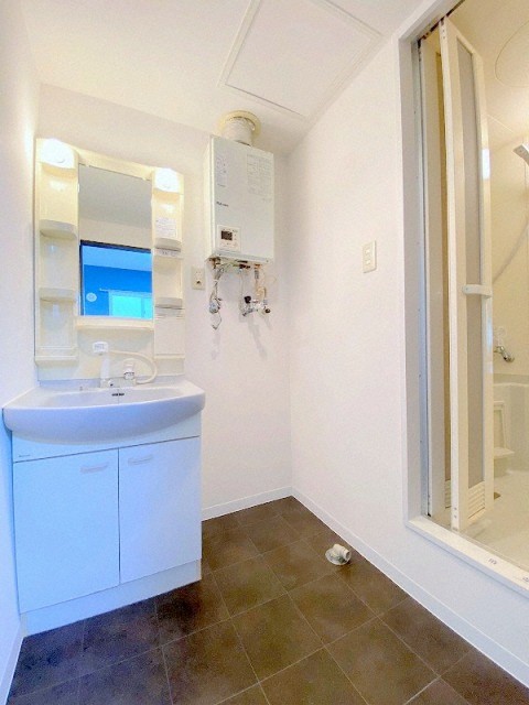 洗面設備　シャンプードレッサー完備♪