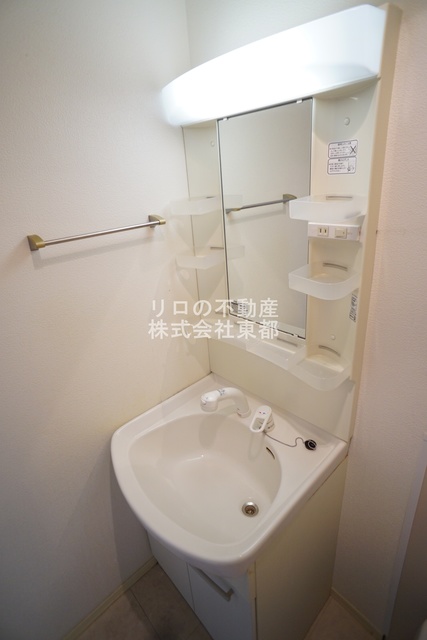 洗面設備　洗髪洗面化粧台なのでおでかけ準備もラクラクです☆