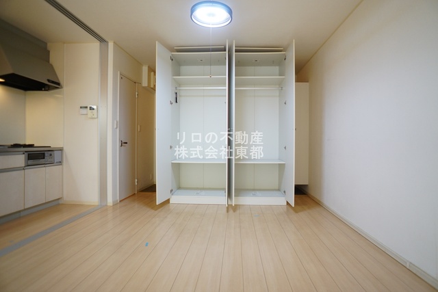 収納　可動式収納付です！好きな場所にレイアウトできます♪