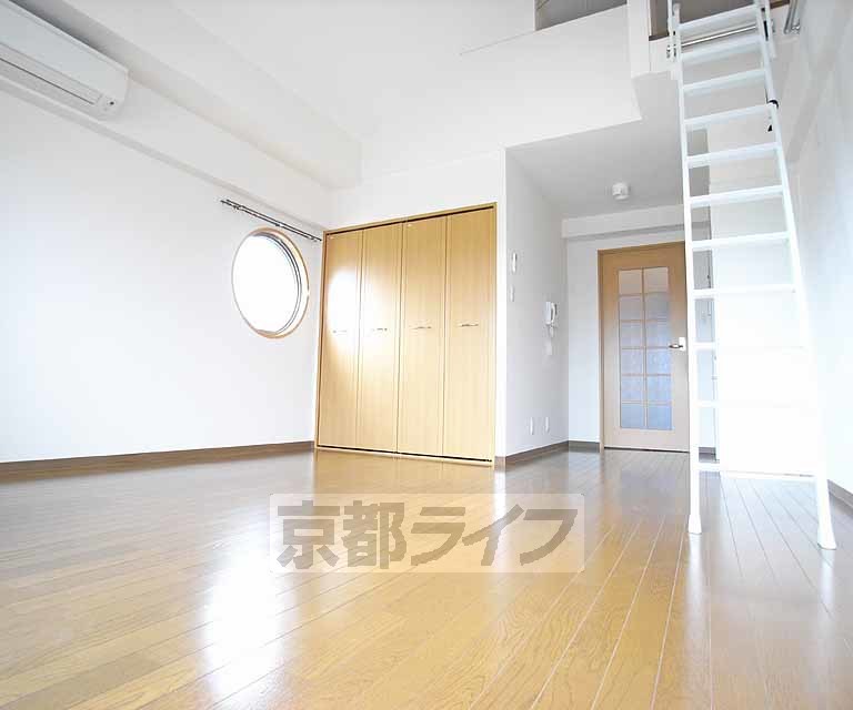 居室・リビング　ロフト有ります。