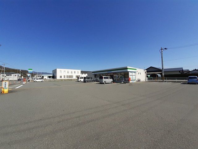 コンビニ　ファミリーマート 土佐市高岡北（コンビニ）まで550m